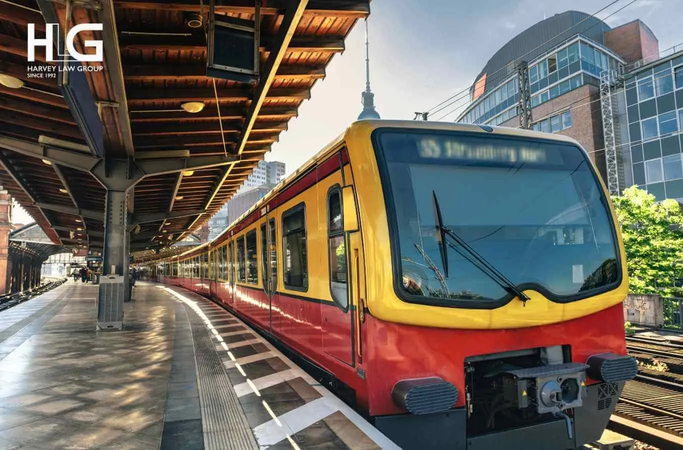 Chi phí cho ô tô (xăng, bảo hiểm, bảo dưỡng,...) khoảng 400 – 800 USD/tháng