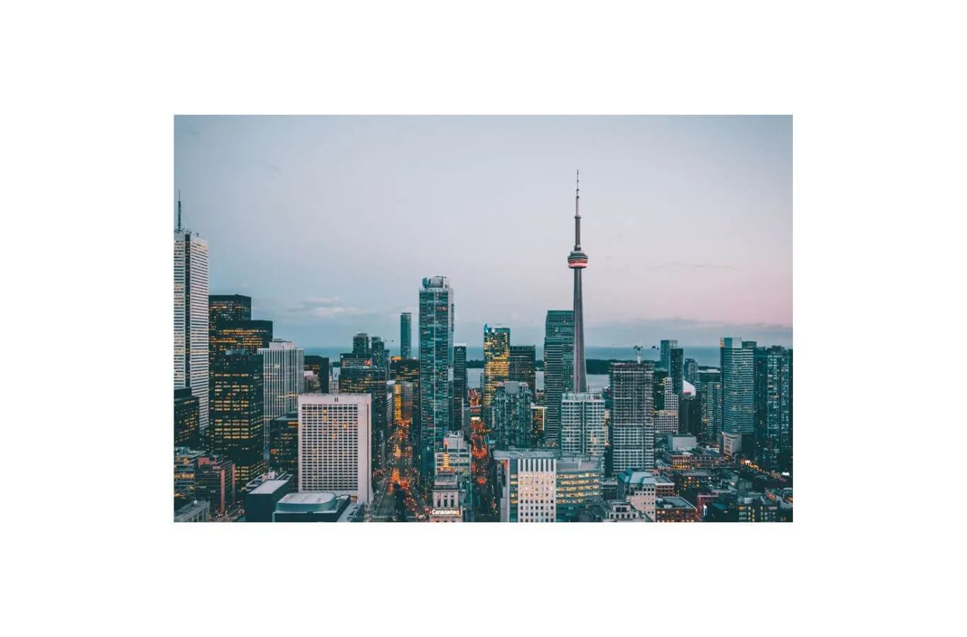 Đóng giả nhân viên của IRCC để gọi điện cho khách hàng