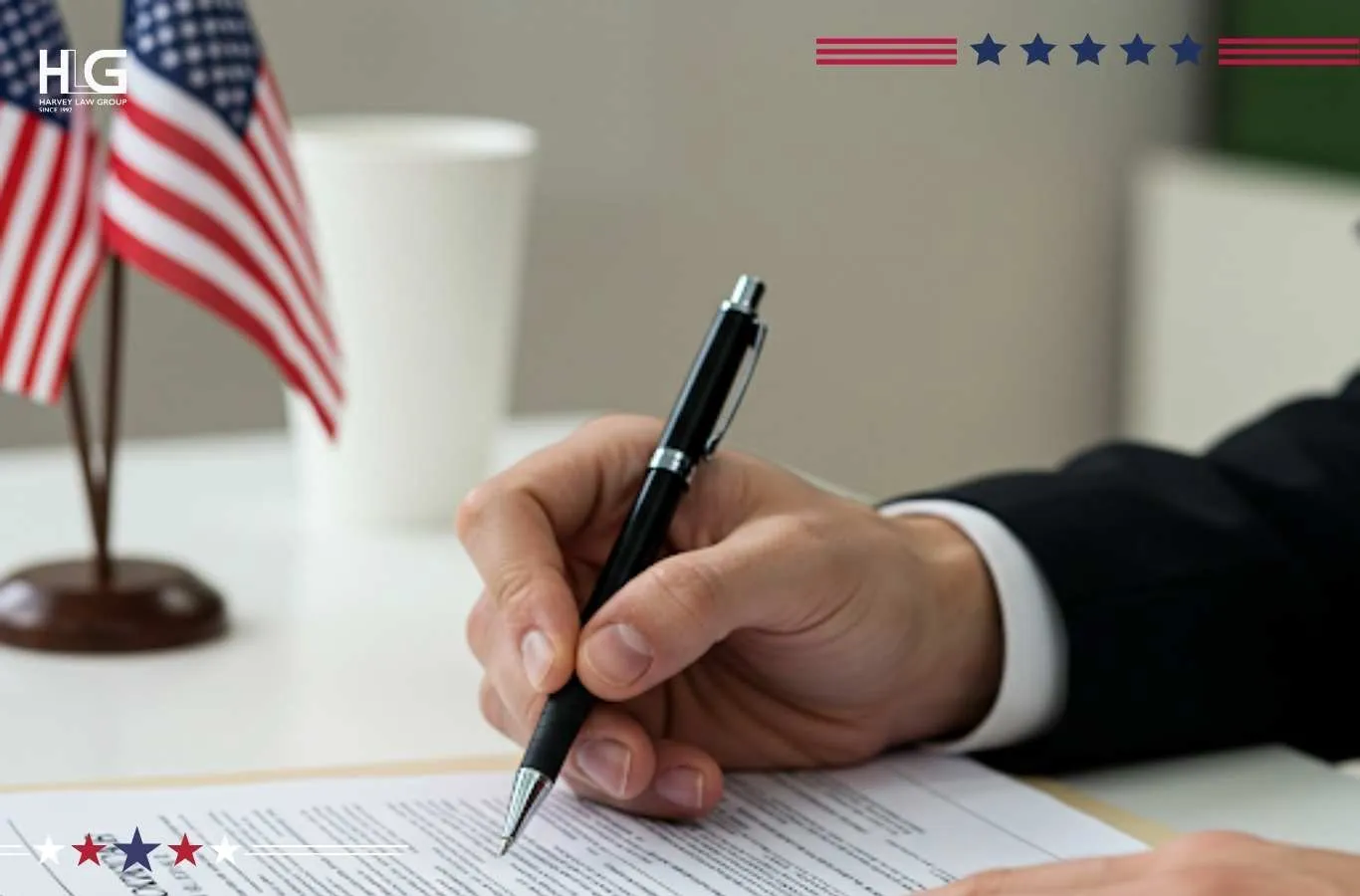 Công dân Mỹ có đầy đủ quyền lợi, bao gồm quyền bầu cử và sở hữu hộ chiếu Mỹ